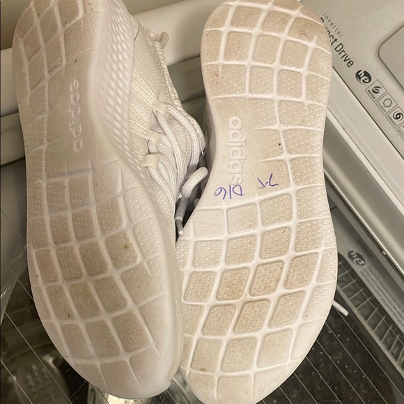 Stylish White Sneakers - Picture 2 of 5